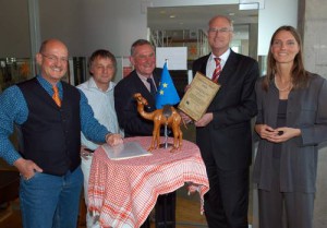 Foto vlnr: Prof. Dr. Hans-Peter Schwöbel, Ulrich Altmann, Prof Kurt Guss, Lothar Binding, Nicole Dahl