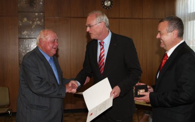 Willy Brandt Medaille für Willi Schippert