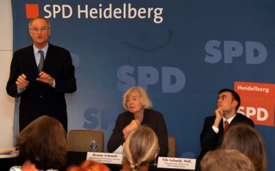 Familienministerin Renate Schmidt äußerte sich im DAI zum Generationenvertrag